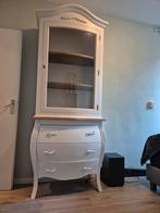 Witte brocante vitrinekast, Ophalen, 200 cm of meer, 50 tot 100 cm, Zo goed als nieuw