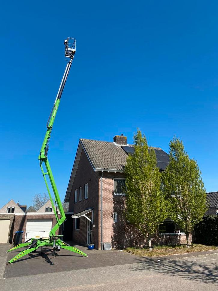 VOORDELIG EEN HOOGWERKER HUREN 12 tot 17 meter, Doe-het-zelf en Verbouw, Overige Doe-het-zelf en Verbouw, Ophalen of Verzenden