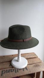 Gleufhoed bordeaux rood en groen gemêleerd, Kleding | Dames, Hoeden en Petten, Ophalen of Verzenden, Nieuw, 58 cm (L, 7¼ inch) of meer