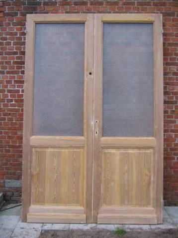 243hx165br Set dubbele oude paneeldeuren met glas geloogd beschikbaar voor biedingen