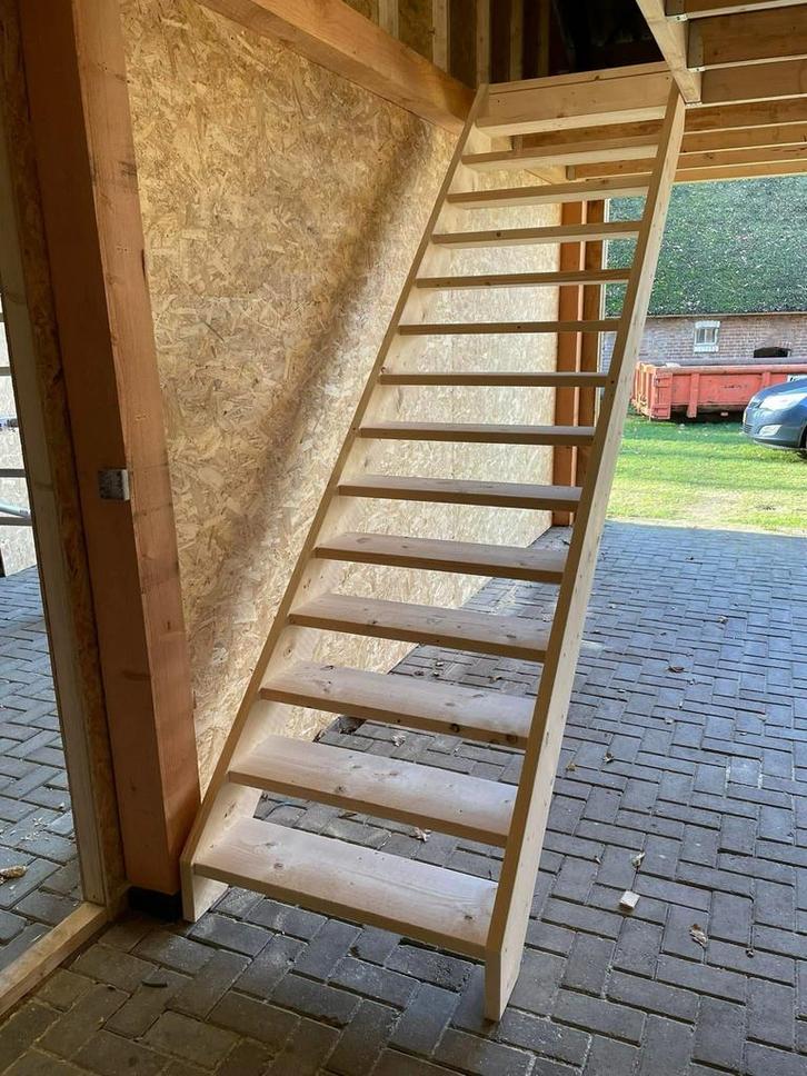 Handgemaakte Vuren Steektrap, Doe-het-zelf en Verbouw, Ladders en Trappen, Nieuw, Trap, 2 tot 4 meter, Ophalen of Verzenden