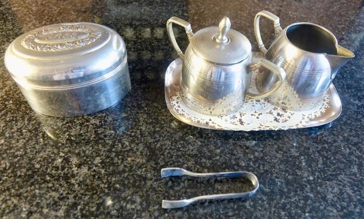 Oud Roomstelletje + Theeblik en Suikertang, Huis en Inrichting, Keuken | Servies, Overige typen, Overige stijlen, Overige materialen