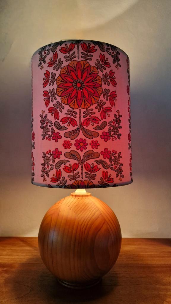 Vintage Zweedse teakhouten tafellamp, Huis en Inrichting, Lampen | Tafellampen, Minder dan 50 cm, Ophalen of Verzenden