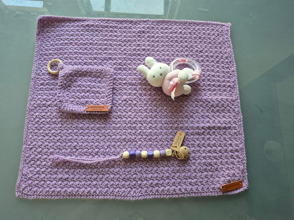 Zelfgehaakt Babydekentje Set lila, Ophalen of Verzenden, Nieuw, Minder dan 70 cm, Deken