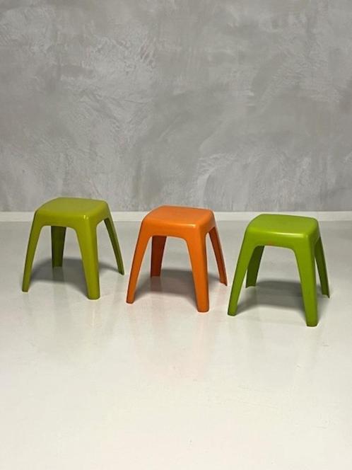 Flair krukken vintage krukjes jaren 70 oranje groen prijs ps, Huis en Inrichting, Krukjes, Gebruikt, Kunststof, Ophalen