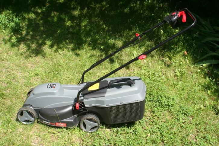 Mooie elektrische grasmaaier, Tuin en Terras, Grasmaaiers, Gebruikt, Elektrische grasmaaier, 30 t/m 39 cm, Cirkelmaaier, Opvangbak