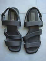 Grijze open zomerschoenen maat 41  , Schoenen met lage hakken, Ophalen of Verzenden, Claudia by van Haren, Grijs