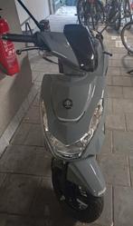 Peugeot Kisbee,4 tact-nieuw!, Fietsen en Brommers, Scooters | Peugeot, Ophalen, Zo goed als nieuw, Benzine, Overige modellen