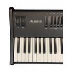 ALESIS QS8, Ophalen of Verzenden, Zo goed als nieuw