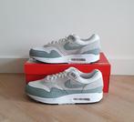 Nike Air Max 1 Mica Green EU 46, Kleding | Heren, Schoenen, Overige kleuren, Nike, Nieuw, Ophalen of Verzenden