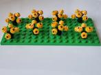 8 nieuwe lego bloemen in flamish yellow.orange / earth green, Ophalen of Verzenden, Nieuw, Losse stenen, Lego