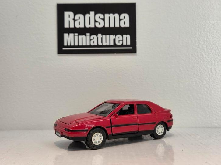 Mazda 323F - Rood - Diapet Yonezawa, Hobby en Vrije tijd, Modelauto's | 1:43, Zo goed als nieuw, Auto, Ophalen of Verzenden
