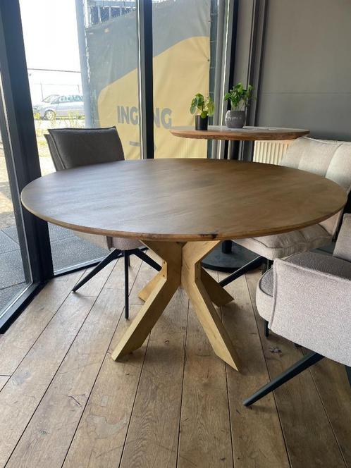 LEEGVERKOOP MANGO TAFEL ROND MET MASSIEF HOUTEN ONDERSTEL !, Huis en Inrichting, Stoelen, Nieuw, Vijf, Zes of meer stoelen, Hout