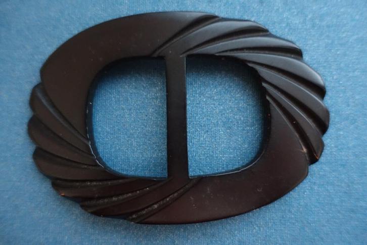 Vintage grote ovalen vintage gesp van bruine kunststof, Hobby en Vrije tijd, Naaien en Fournituren, Gebruikt, Rits of Sluiting