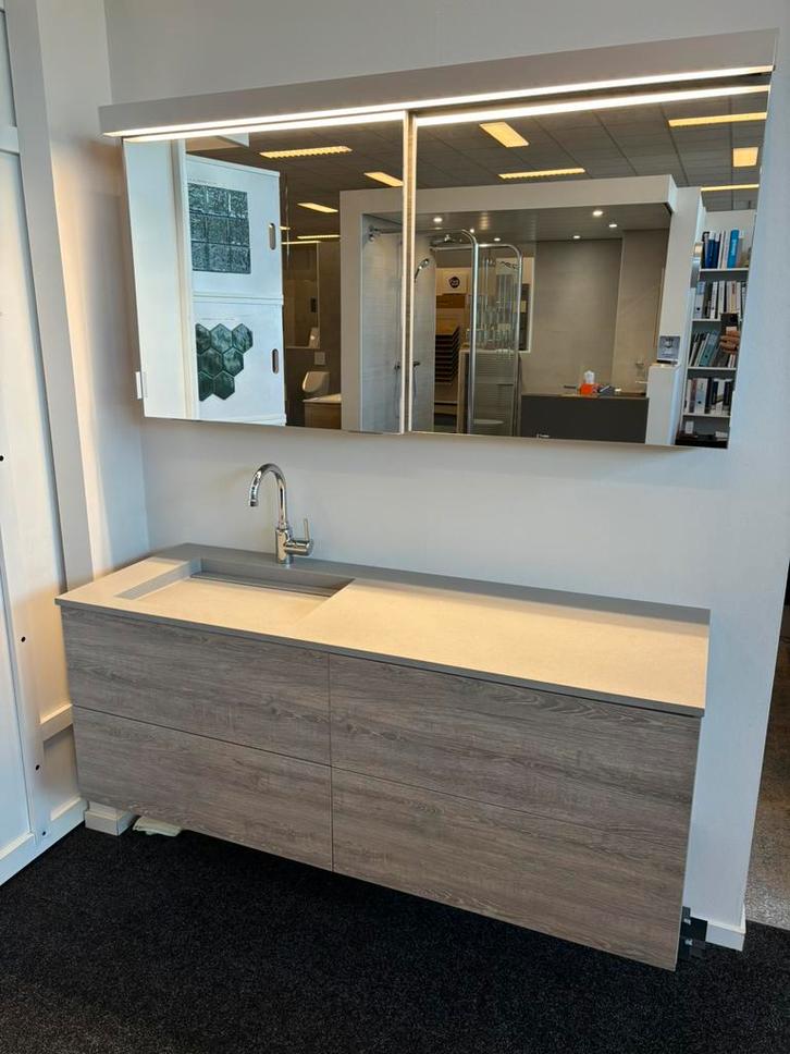 Badmeubel Assenti Quadri met spiegelkast 150cm Nieuw !, Huis en Inrichting, Badkamer | Badkamermeubels, Nieuw, Wastafelkast, 150 tot 200 cm