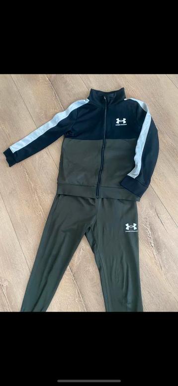 Under armour pakje 6/7 jaar beschikbaar voor biedingen