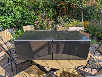 Handzaam zwart gelakt TV-meubel met twee deurtjes te koop beschikbaar voor biedingen