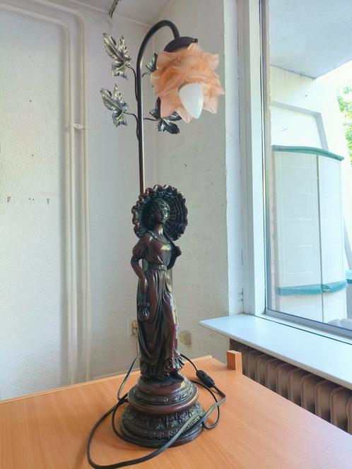 Bijzondere Franse tafellamp in Polyresin "Moreau stijl", Antiek en Kunst, Antiek | Lampen, Ophalen