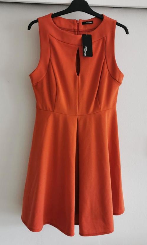 Jane Norman jurk mt. 40, Kleding | Dames, Jurken, Nieuw, Maat 38/40 (M), Overige kleuren, Boven de knie, Verzenden