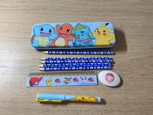 Pokemon Pennenbilkje met Inhoud, Hobby en Vrije tijd, Verzamelkaartspellen | Pokémon, Zo goed als nieuw, Overige typen, Ophalen of Verzenden