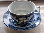 Vintage kop en schotel, Japanse afbeelding, Ophalen of Verzenden, Zo goed als nieuw, Porselein, Kop en/of schotel