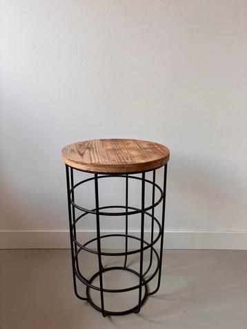 Bijzettafel - 60cm hoog, Ø36cm beschikbaar voor biedingen