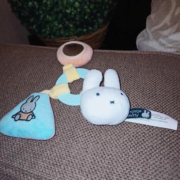 Nijntje miffy, bijtring, rammelaar, spiegel, piep. beschikbaar voor biedingen