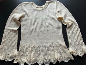 Beige fijn gebreide trui met kant details mt M beschikbaar voor biedingen