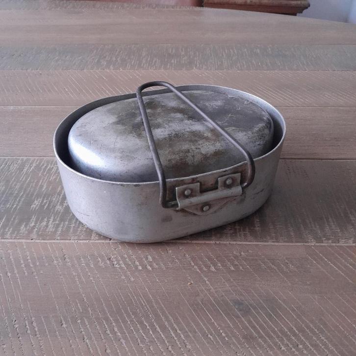 Zeldzame India-pattern eetblikken KNIL, Verzamelen, Militaria | Tweede Wereldoorlog, Landmacht, Embleem of Badge, Engeland, Ophalen of Verzenden