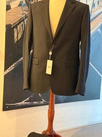 Moschino Pak - nieuw - Maat M beschikbaar voor biedingen