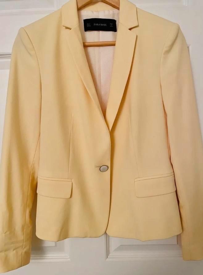 Zara Butter Gele Blazer - Nieuwstaat!, Kleding | Dames, Jasjes, Kostuums en Pakken, Zo goed als nieuw, Jasje, Maat 38/40 (M), Geel