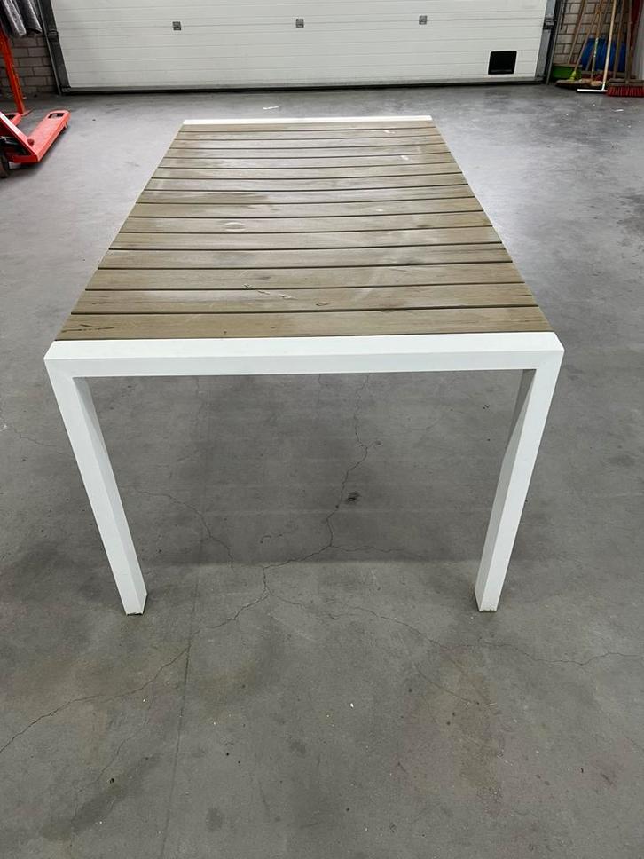 Moderne buitentafel” hout” & wit metaal – 162x90 cm, Tuin en Terras, Tuintafels, Zo goed als nieuw, Rechthoekig, Metaal, Ophalen of Verzenden