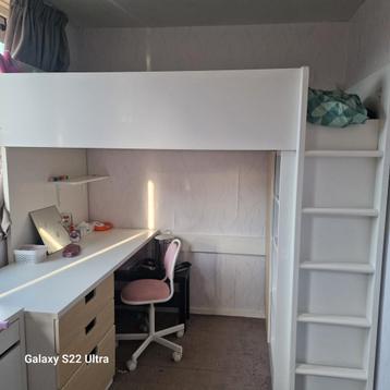  Hoogslaper met bureau en kast planken.90x200 beschikbaar voor biedingen