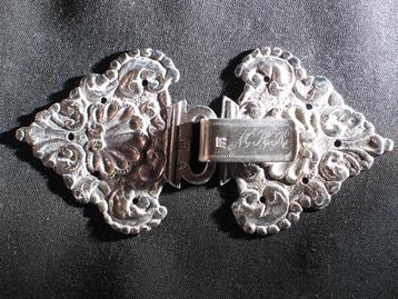Mantelhaak en oog antiek zilver Meppel J. Jonker 1860. 2100 beschikbaar voor biedingen