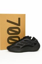 Yeezy 700, Overige kleuren, Nieuw, Ophalen of Verzenden, Sneakers of Gympen