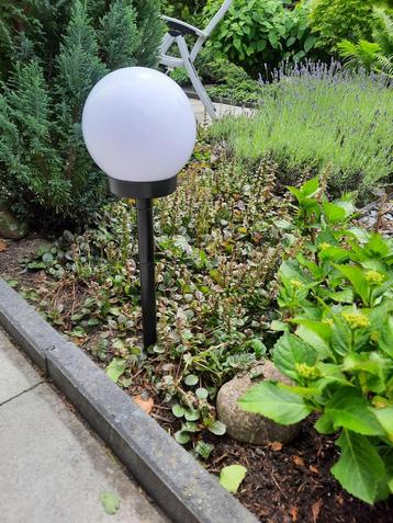 3 stuks buitenverlichting solar. Als nieuw  beschikbaar voor biedingen