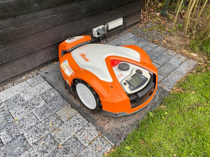 Nette STIHL Imow RMI 632 P Robotmaaier tot wel 4000m2!, Tuin en Terras, Robotmaaiers, Gebruikt, Meer dan 25 cm, Met regensensor