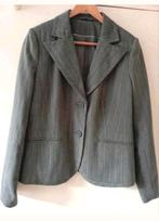 Ongedragen dames kostuum grijs krijtstreep mt L (40 42)
Jasj, Ophalen of Verzenden, Zo goed als nieuw, Maat 42/44 (L), Grijs