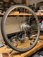 Voorwiel met motor 28 inch 24 volt ., Fietsen en Brommers, Fietsonderdelen, Ophalen, Zo goed als nieuw, Algemeen, Wiel