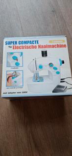 Compacte Elektrische Naaimachine - Nieuw in doos!, Hobby en Vrije tijd, Ophalen of Verzenden, Nieuw, Naaimachine, Overige merken