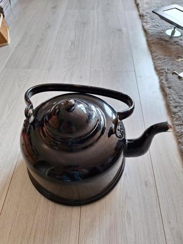 Zwarte emaille ketel beschikbaar voor biedingen
