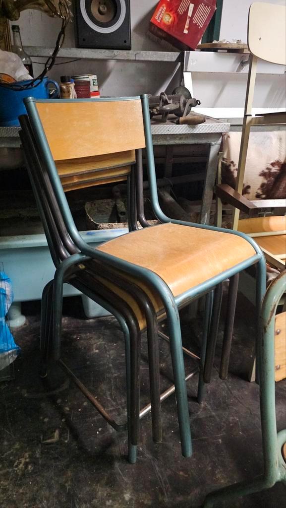 LEEGVERKOOP VINTAGE MEUBELS JAREN 60 KASTEN, Huis en Inrichting, Fauteuils, Zo goed als nieuw, Minder dan 50 cm, 75 tot 100 cm