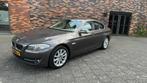 BMW 5-Serie 3.0 I 523 AUT 2010 Bruin, Auto's, BMW, Origineel Nederlands, Te koop, 5 stoelen, Benzine