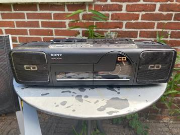 vintage sony radio beschikbaar voor biedingen