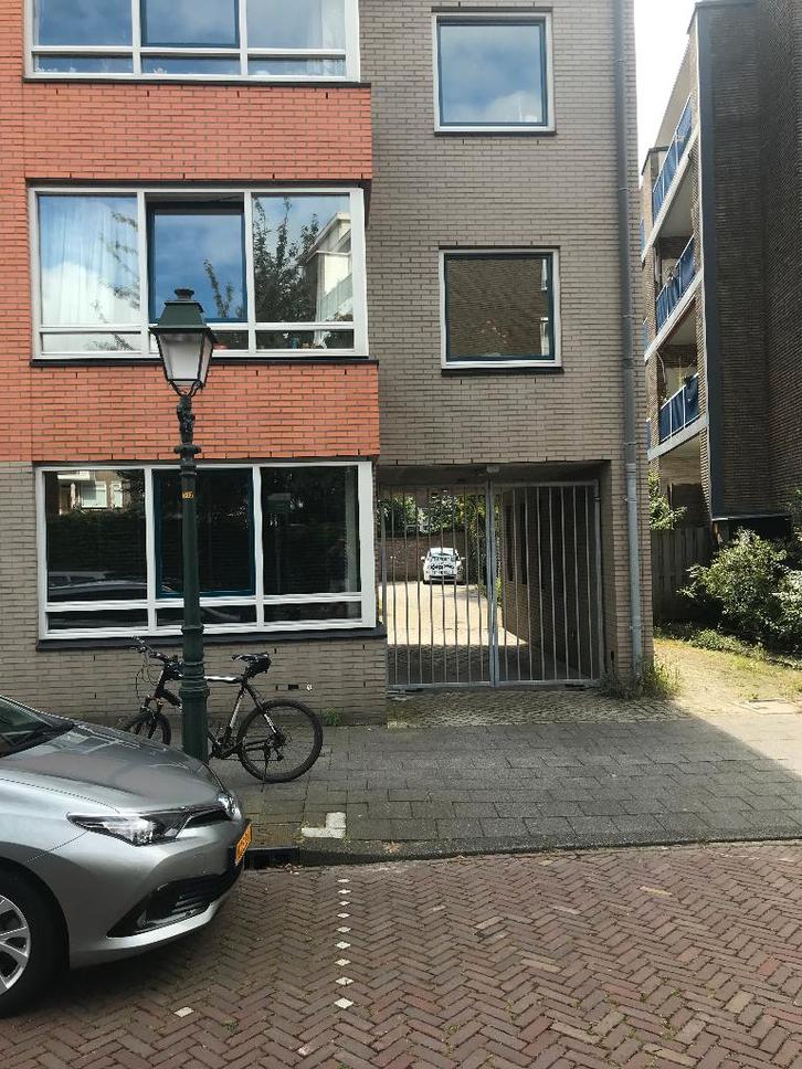 Parkeerplaats Den Haag Bezuidenhout, Huizen en Kamers, Garages en Parkeerplaatsen, Den Haag