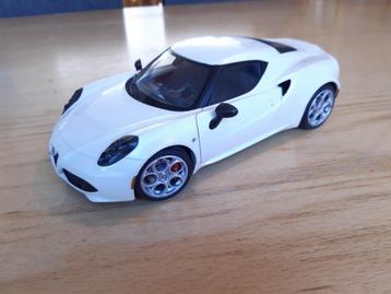 Alfa Romeo 4c 2013 - AUTOart 1:18 beschikbaar voor biedingen