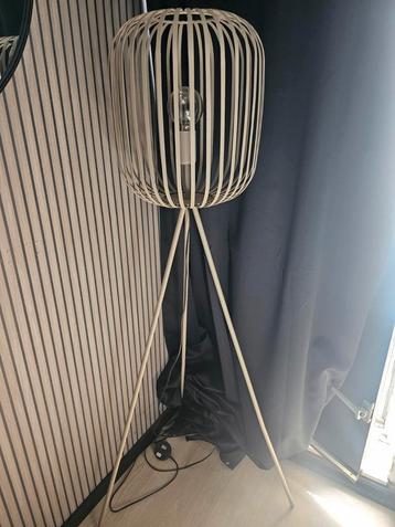 Beige/grijze vloerlamp - Zo goed als nieuw beschikbaar voor biedingen