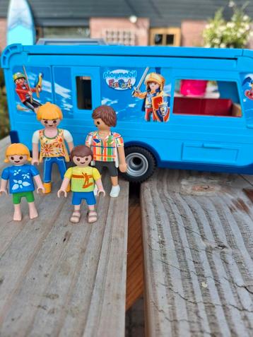 Playmobiel Caravan met Auto en 4 Poppetjes beschikbaar voor biedingen