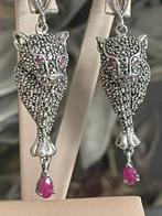 Zilveren vintageoorbellen luipaard met robijnen en markesiet, Ophalen of Verzenden, Zo goed als nieuw, Rood, Zilver