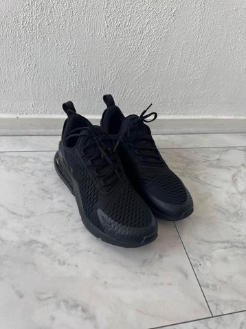 Nike Air 270 maat 44 beschikbaar voor biedingen